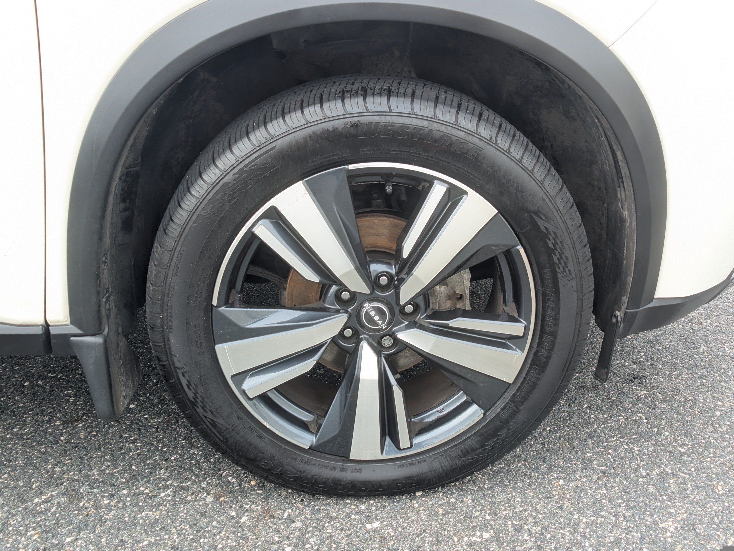 Used 2023 Nissan Rogue SL AWD/4WD image 11