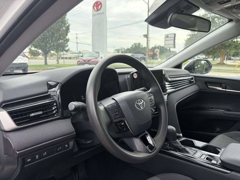 Used 2025 Toyota Camry LE FWD image 10