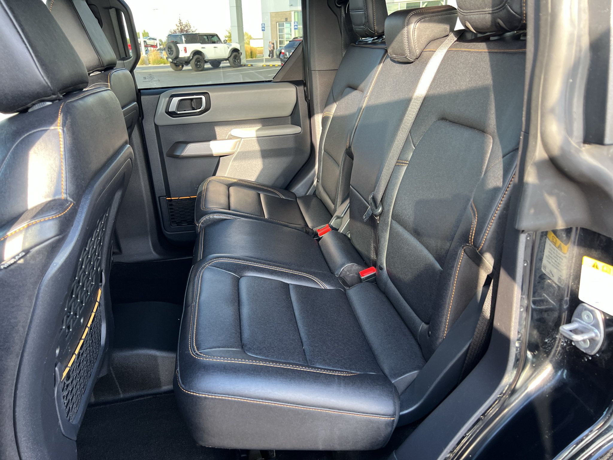 Used 2023 Ford Bronco Badlands w/ Sasquatch Package AWD/4WD image 19