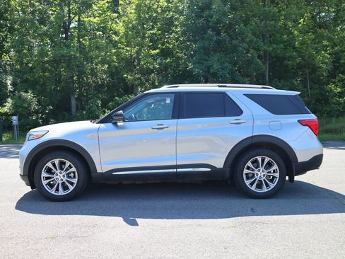 Certified 2023 Ford Explorer Limited w/ Limited Technology Package AWD/4WD image 8