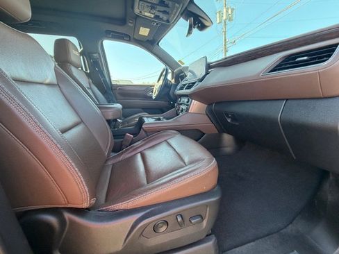 Used 2022 Chevrolet Tahoe High Country RWD image 18