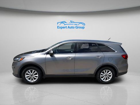 Used 2019 Kia Sorento FWD image 2