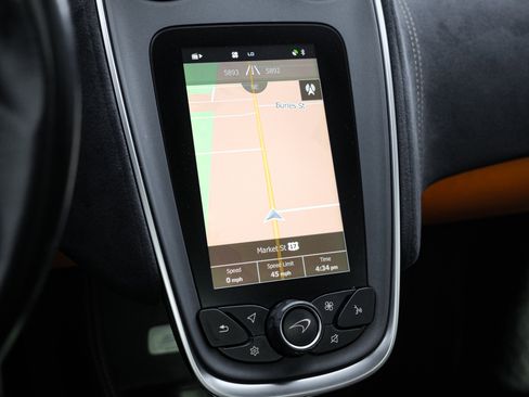 Used 2019 McLaren 570S Spider image 30