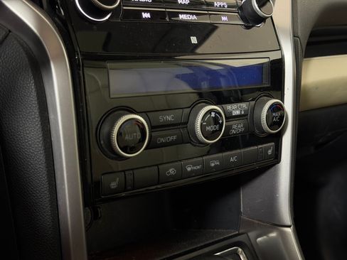 Used 2019 Subaru Ascent Limited AWD/4WD image 18