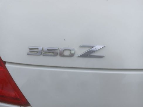 Used 2006 Nissan 350Z Enthusiast w/ (N93) Cargo Convenience Pkg image 31
