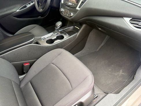 Used 2023 Chevrolet Malibu LT FWD image 27