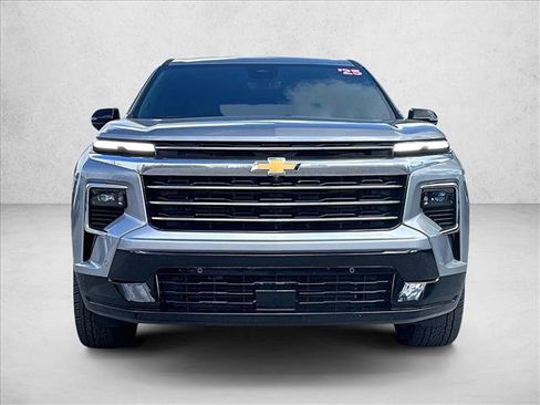 Certified 2025 Chevrolet Traverse High Country image 3