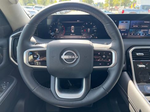 Used 2025 Nissan Armada SV AWD/4WD image 17