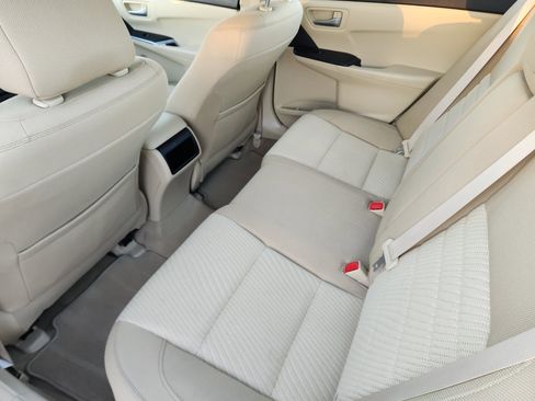 Used 2015 Toyota Camry LE image 37