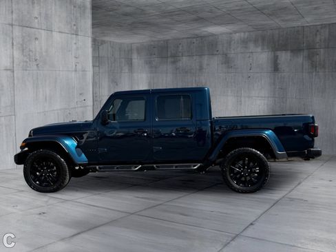 Used 2025 Jeep Gladiator Sport AWD/4WD image 3