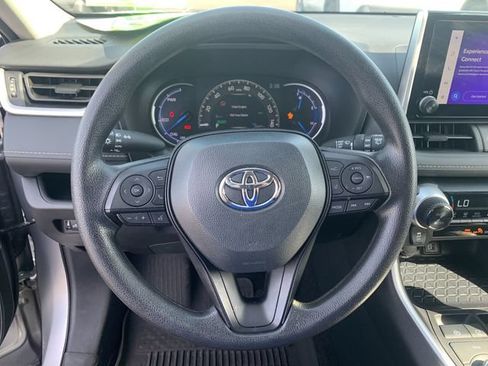 Used 2025 Toyota RAV4 XLE AWD/4WD image 26