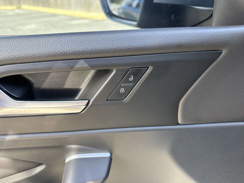 Used 2022 Volkswagen Jetta SE w/ Panoramic Sunroof Package FWD image 15