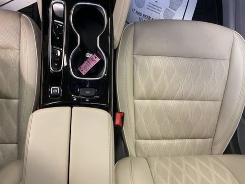 Used 2023 Buick Envision Avenir AWD/4WD image 32
