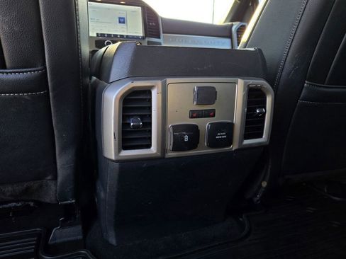 Used 2022 Ford F350 Lariat image 31