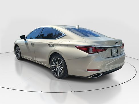 Certified 2023 Lexus ES 350 w/ Premium Package image 4