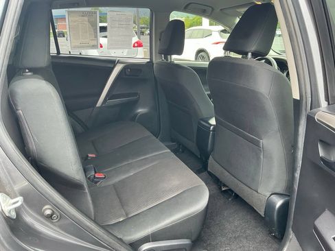 Used 2018 Toyota RAV4 LE w/ All Weather Liner Package AWD/4WD image 34