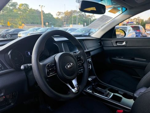 Used 2018 Kia Optima LX FWD image 12