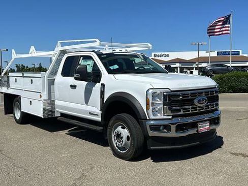 New 2025 Ford F550 4x4 SuperCab Super Duty image 3