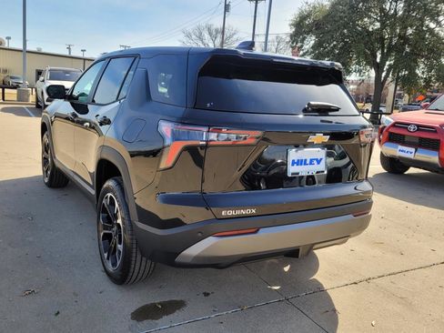 New 2026 Chevrolet Equinox LT w/ Convenience Package II FWD image 3