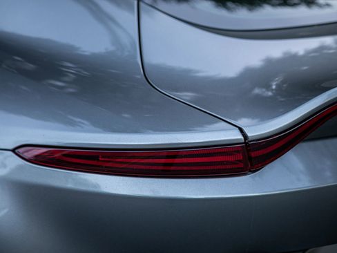 Used 2019 Aston Martin V8 Vantage Coupe image 8