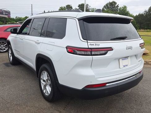 Used 2025 Jeep Grand Cherokee L Laredo RWD image 11