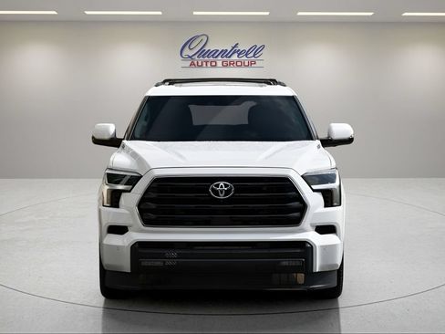 Used 2024 Toyota Sequoia SR5 w/ SR5 Premium Package AWD/4WD image 9