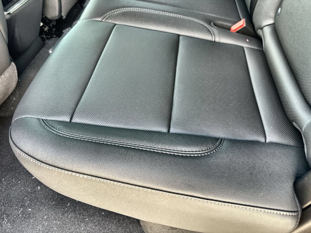 New 2026 GMC Sierra 1500 SLT RWD image 17
