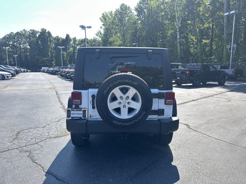 Used 2018 Jeep Wrangler Unlimited Sport S AWD/4WD image 8