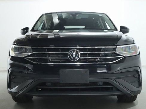 Used 2023 Volkswagen Tiguan SE w/ Panoramic Sunroof Package AWD/4WD image 5