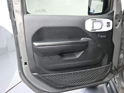 Used 2020 Jeep Wrangler Rubicon image 12