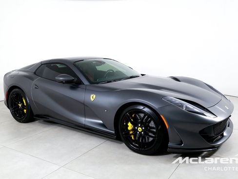 Used 2021 Ferrari 812 GTS RWD image 3