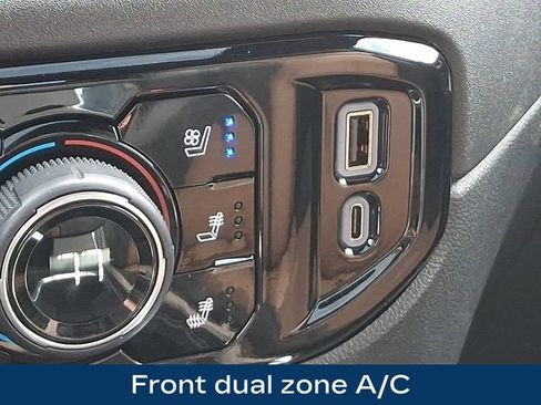 Used 2025 Chevrolet Silverado 1500 High Country w/ Technology Package AWD/4WD image 16