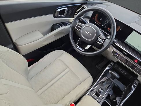 Used 2025 Kia Sorento S w/ Panoramic Sunroof Package FWD image 38