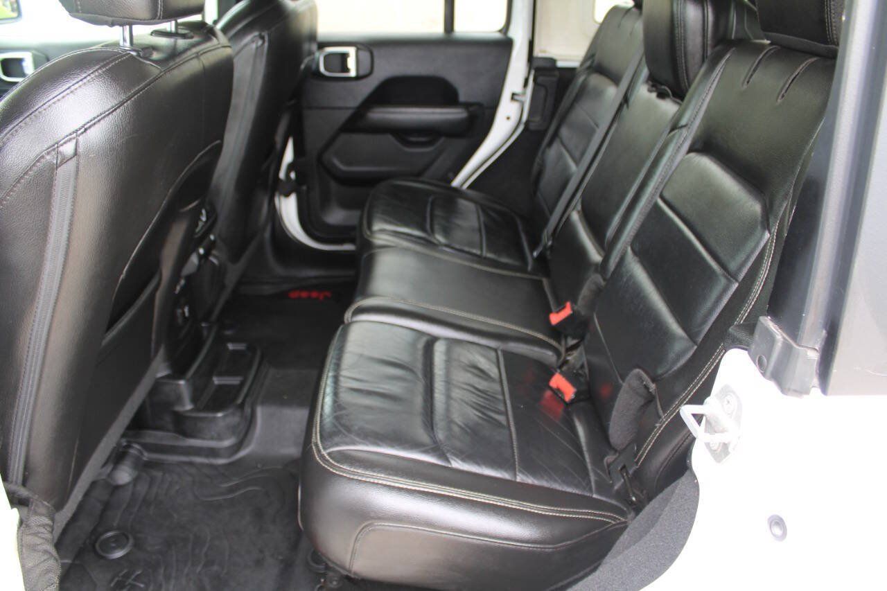Used 2018 Jeep Wrangler Unlimited Sahara w/ Uconnect 4C Nav & Sound Group AWD/4WD image 10