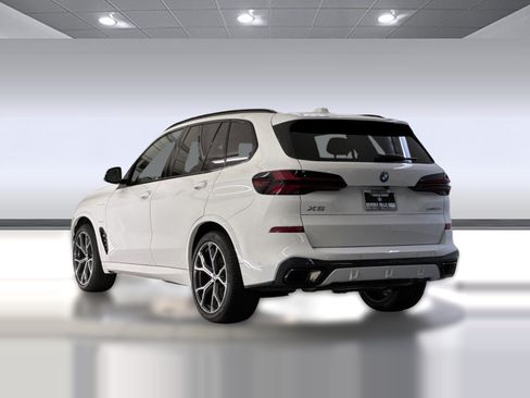 Used 2024 BMW X5 xDrive50e w/ M Sport Package AWD/4WD image 3