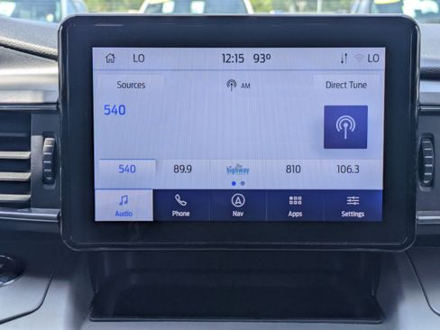 Used 2022 Ford Explorer XLT w/ Equipment Group 202A RWD image 19