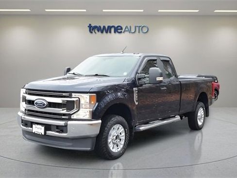 Used 2022 Ford F250 XL w/ STX Appearance Package image 2