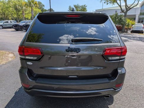 Used 2019 Jeep Grand Cherokee Altitude RWD image 5
