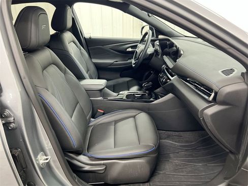 Certified 2024 Buick Envista Sport Touring w/ Convenience I Package image 21