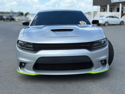 Used 2019 Dodge Charger R/T w/ Blacktop Package RWD image 2