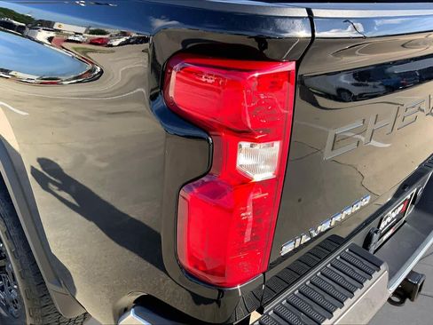 Used 2025 Chevrolet Silverado 2500 LT w/ Convenience Package RWD image 23