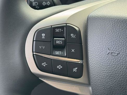 Used 2026 Ford Explorer Active AWD/4WD image 24
