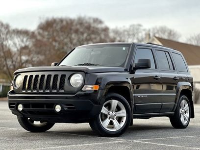 Used 2014 Jeep Patriot Latitude w/ Sun/Sound Group