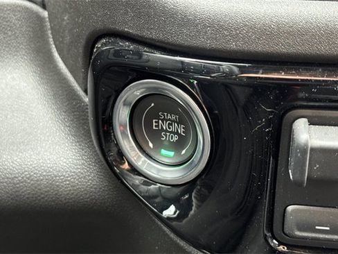 Used 2025 Chevrolet Silverado 1500 LT image 33