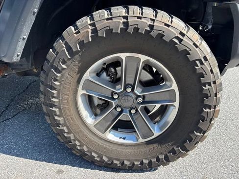 Used 2018 Jeep Wrangler Unlimited Sport S AWD/4WD image 22