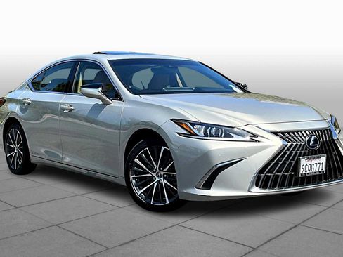 Used 2022 Lexus ES 300h w/ Premium Package FWD image 2