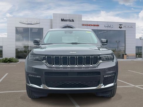 Used 2023 Jeep Grand Cherokee L Limited AWD/4WD image 3