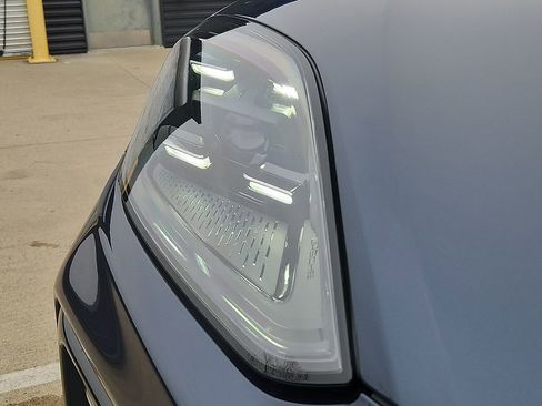 New 2025 Porsche Cayenne image 8