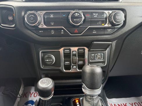 Used 2024 Jeep Wrangler Sport S image 15