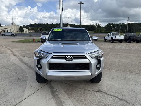Used 2024 Toyota 4Runner TRD Off-Road Premium image 3